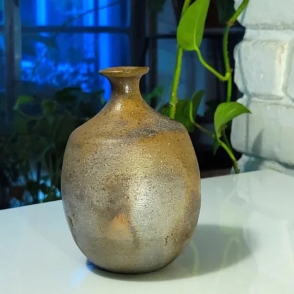 Japanese Bizen Ware Sake Vessel Tokkuri - Picture 1 of 9